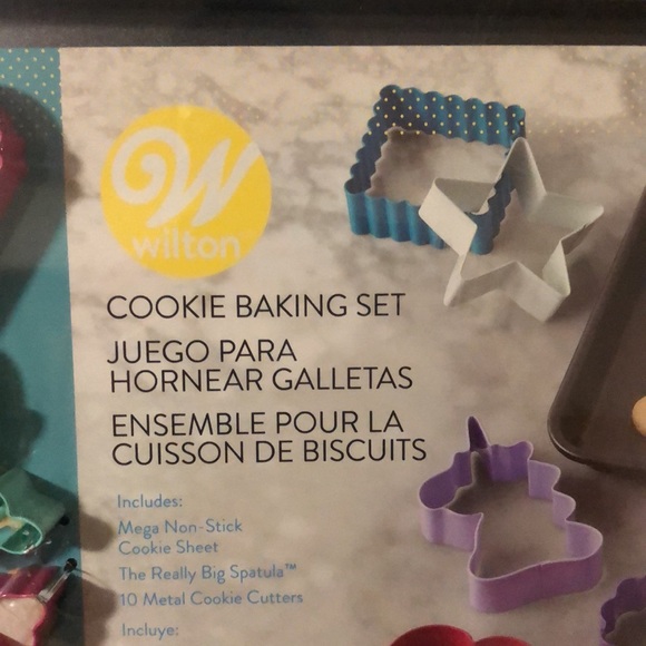 NWT Wilton 12 Piece Cookie Baking set - Picture 5 of 6